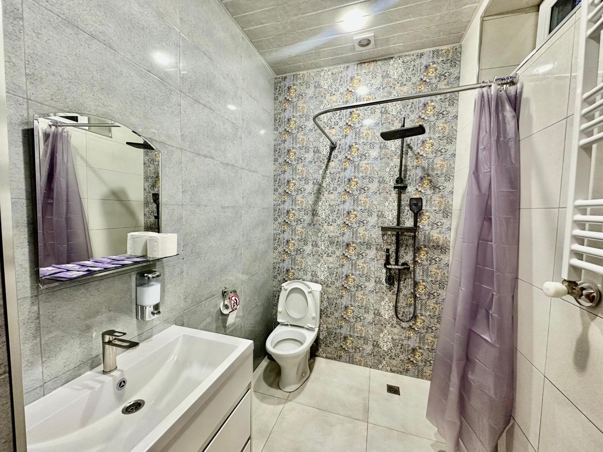 Tadevosyan Guest House Bjni Exteriör bild
