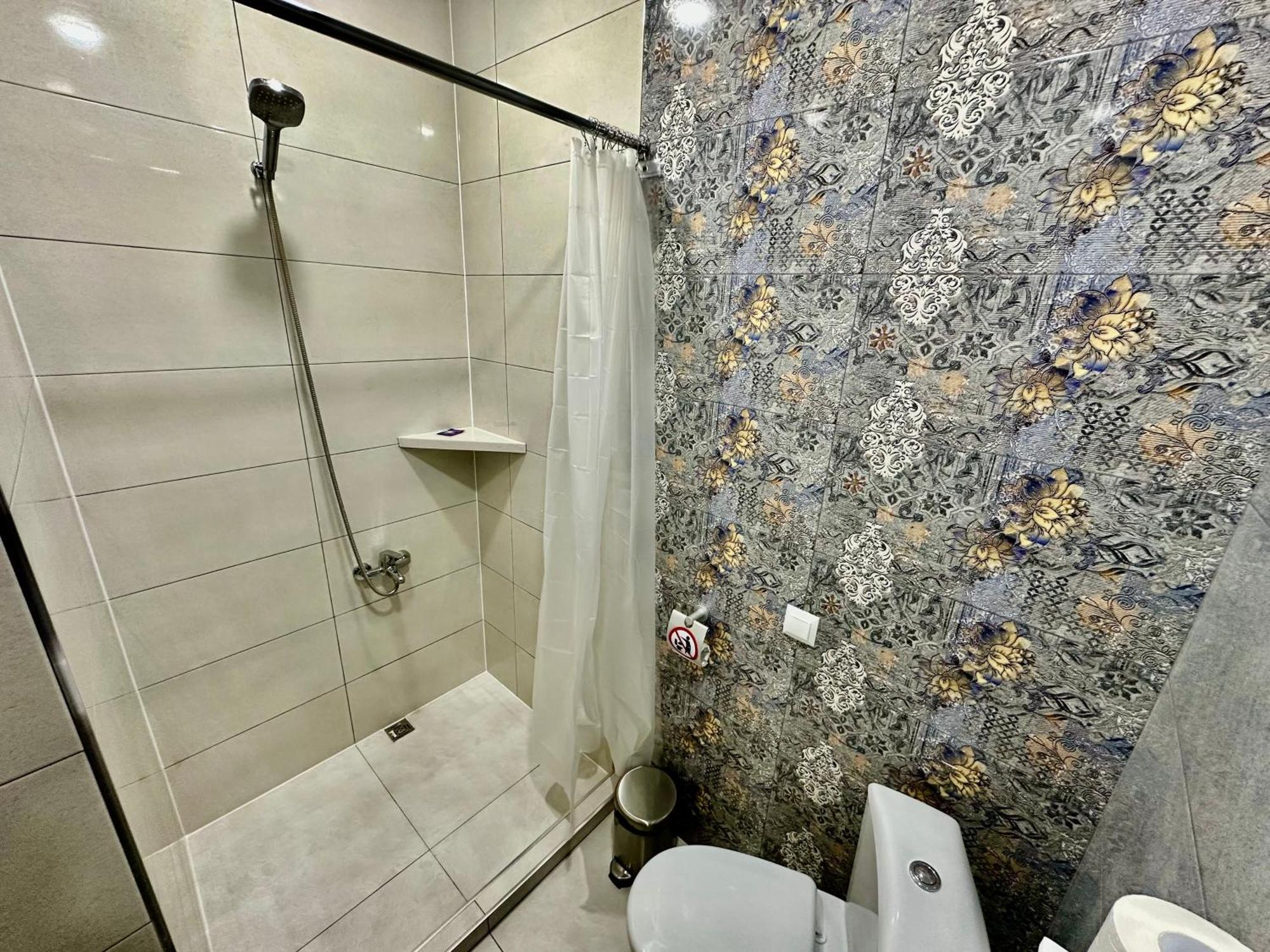 Tadevosyan Guest House Bjni Exteriör bild